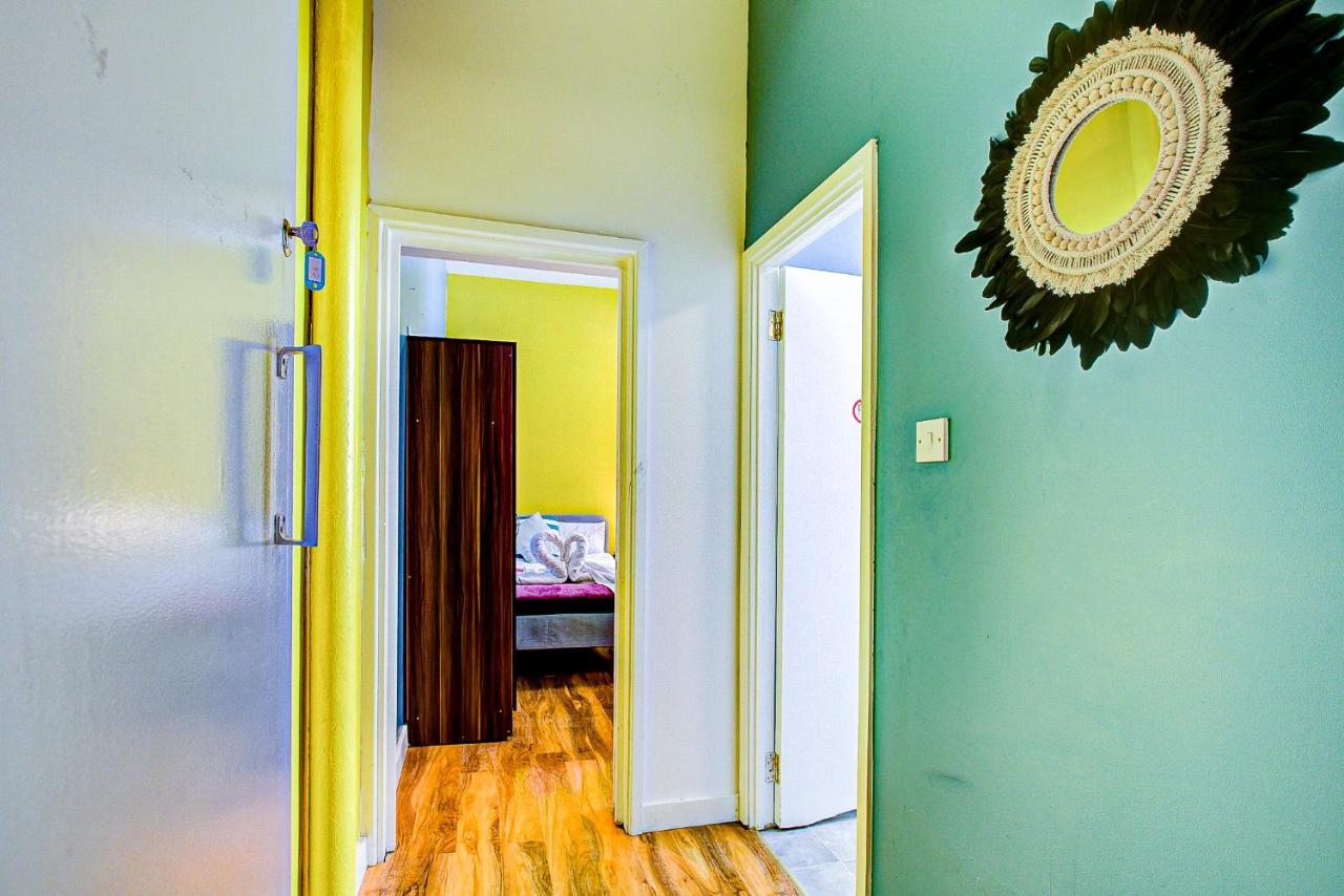 Studio With A Large Toilet And A Separate Room Budget Price Central Лондон Екстер'єр фото